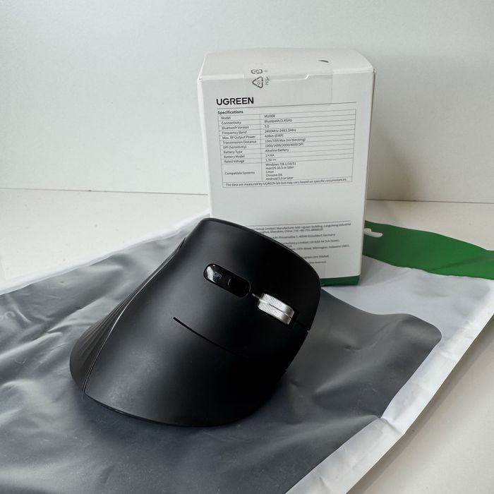 Беспроводная вертикальная мышь UGREEN MU008