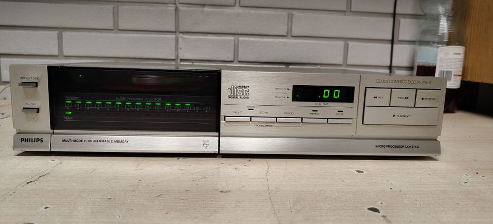 Odtwarzacz CD player PHILIPS CD-303. Tda 1541