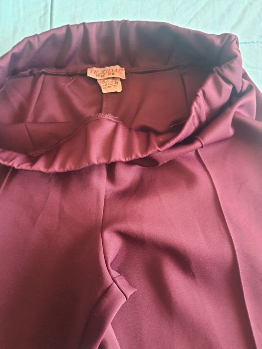 Vestido, calças e saias
