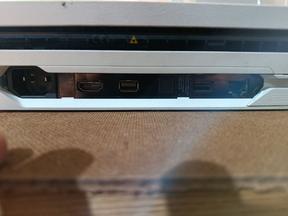 PlayStation 4 Pro Branca