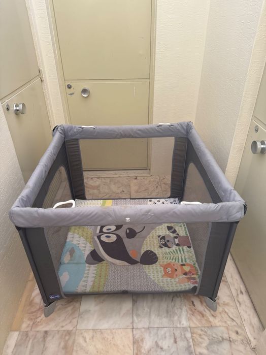 Parque de bebé/ chiqueiro