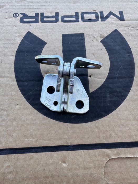 Mopar Jeep 55113661AC Lewy górny zawias drzwi