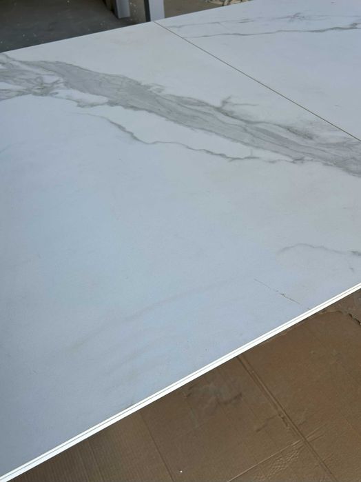 Mesa jantar marmorizada em madeira