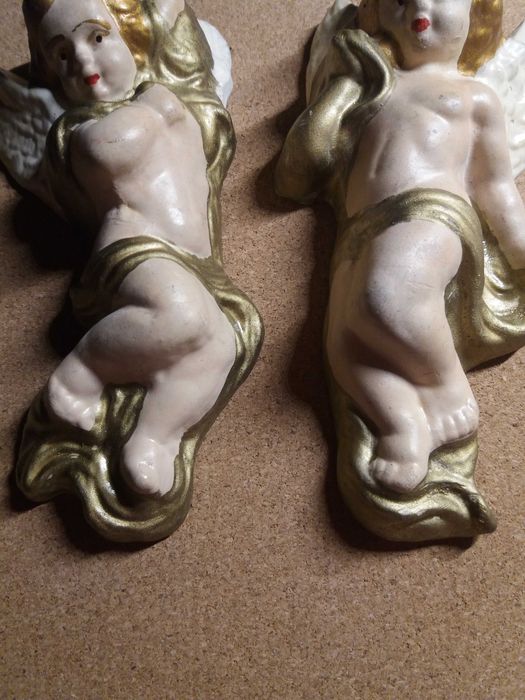Gipsowe aniołki cherubinki putto