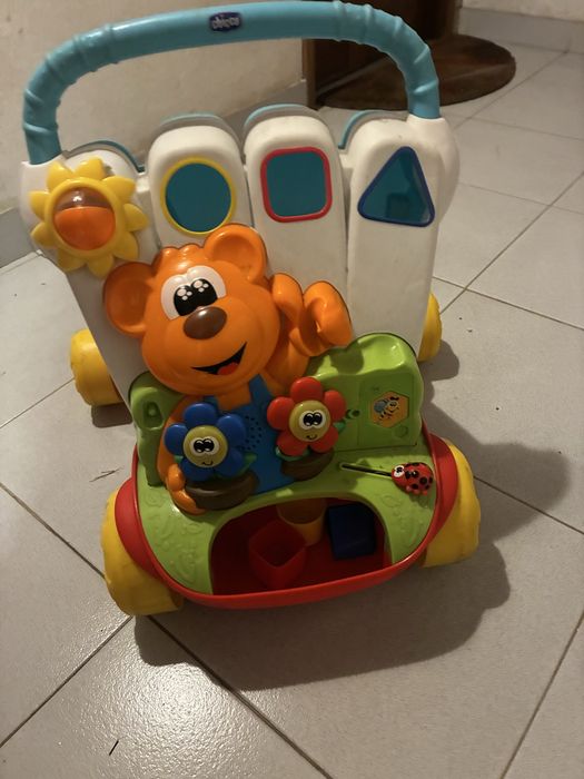 Andarilho chico bebe