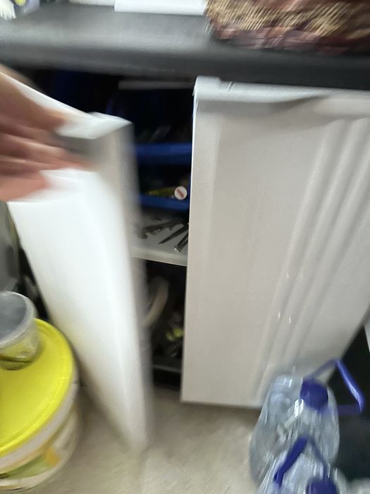 Armário pequeno com porta + Armário estantes