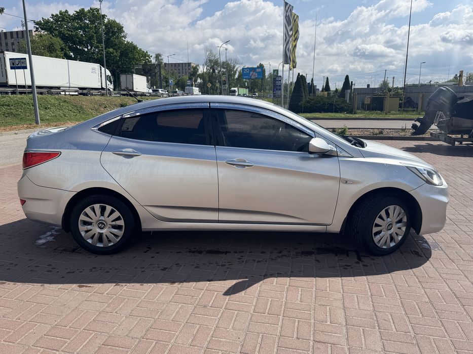 Оренда авто таксі Хюндай Акцент аренда є різні автомобілі