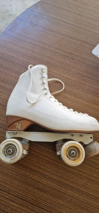 Patins profissionais de patinagem artista