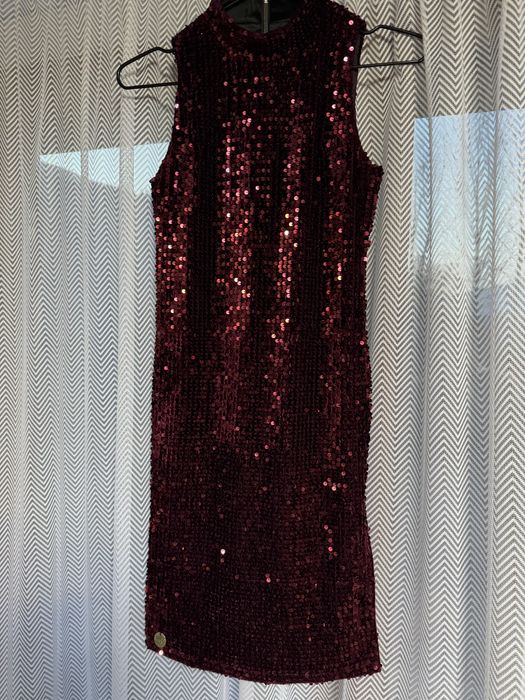 Сукня з паєтками