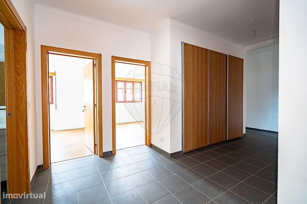 Apartamento T4 para arrendamento