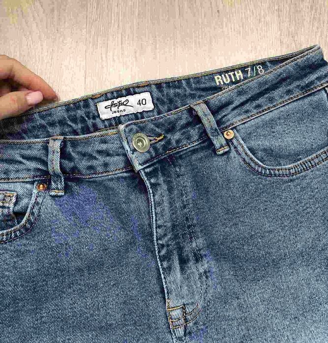 Джинси брендові в стані нових