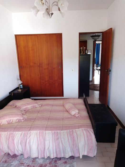 Alugo Quarto em Sesimbra