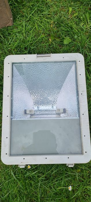 Duży halogen, naświetlacz