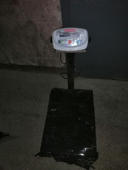 Вага електрона до 300кг.