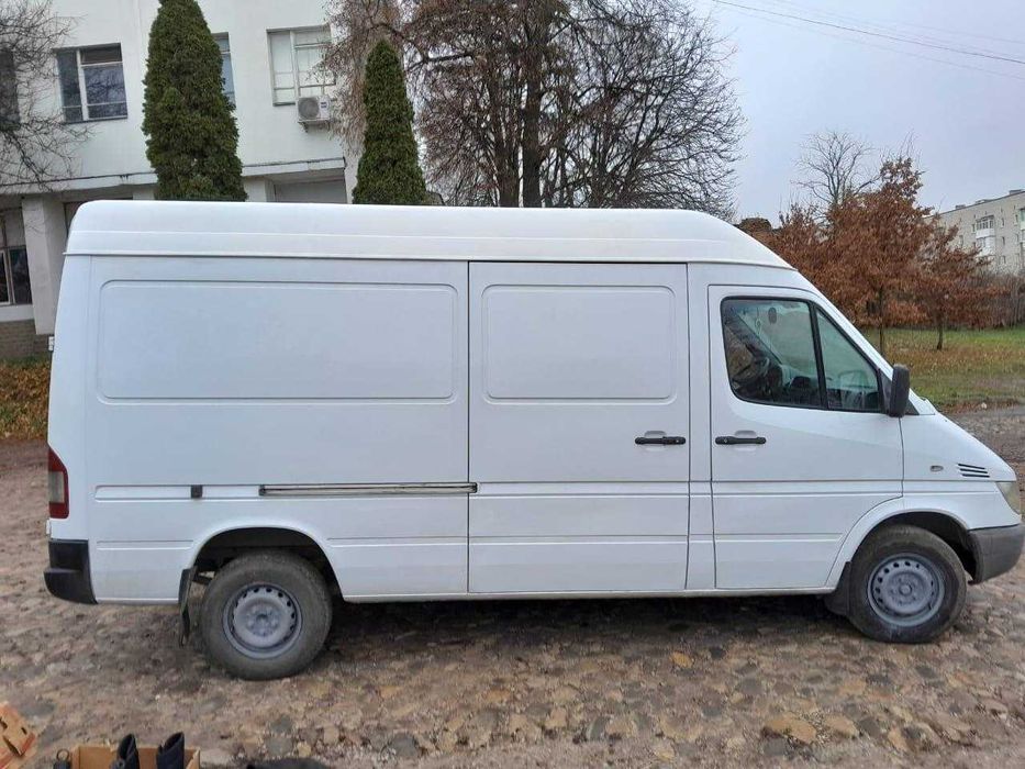 Автомобіль Mersedes Sprinter