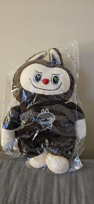 Labubu Świeci, Gra, Oddycha