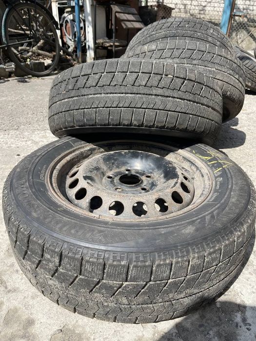 Диски r15 з гумою Bridgestone в гарному стані