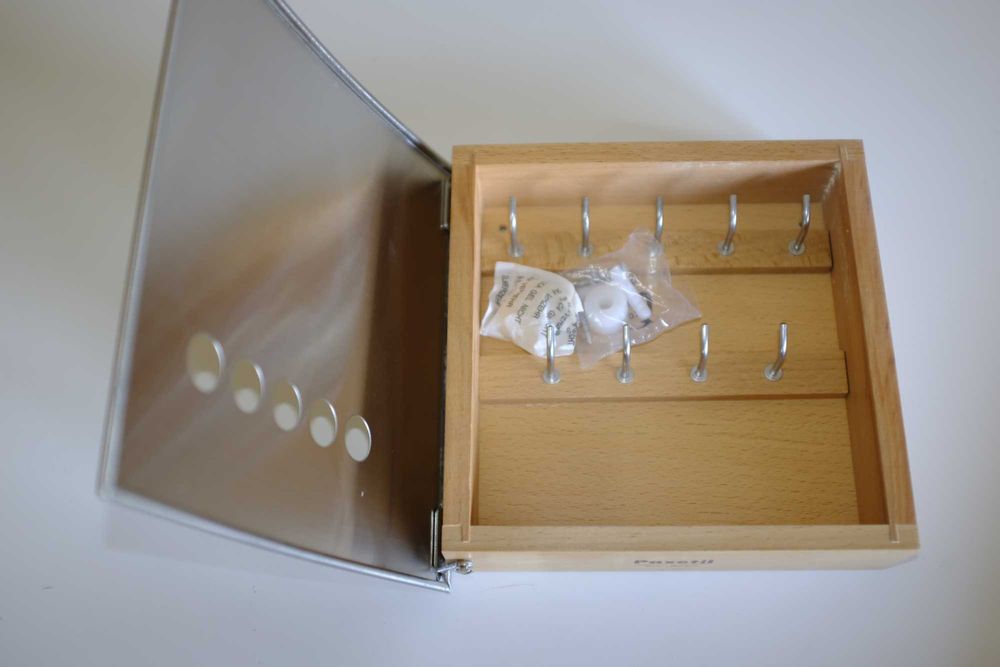 chaveiro de parede com tampa em inox