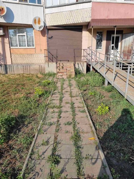 Продаж нежитлового приміщення Харківська обл., м. Лозова, смт Панютине, вул. Слобожанська (Комінтерну), 26