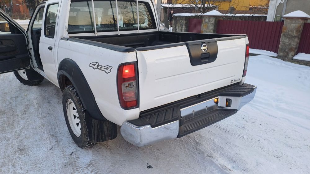 Повнопривідний пікап  2.5дизель