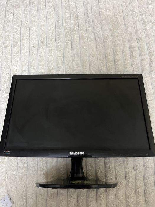 ЖК Монитор Samsung LED