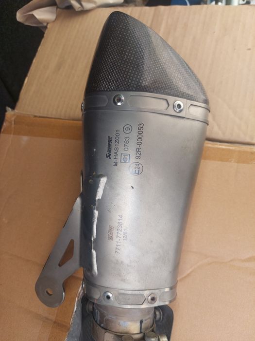 BMW S1000RR OEM Akrapovic escape