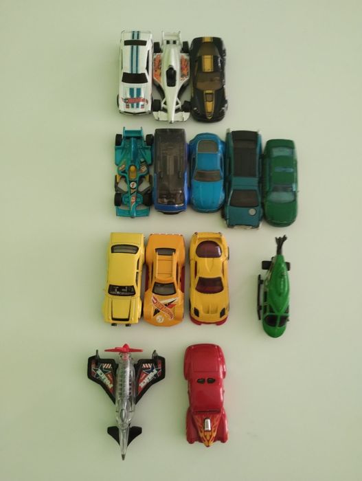 Auta hotwheels   .