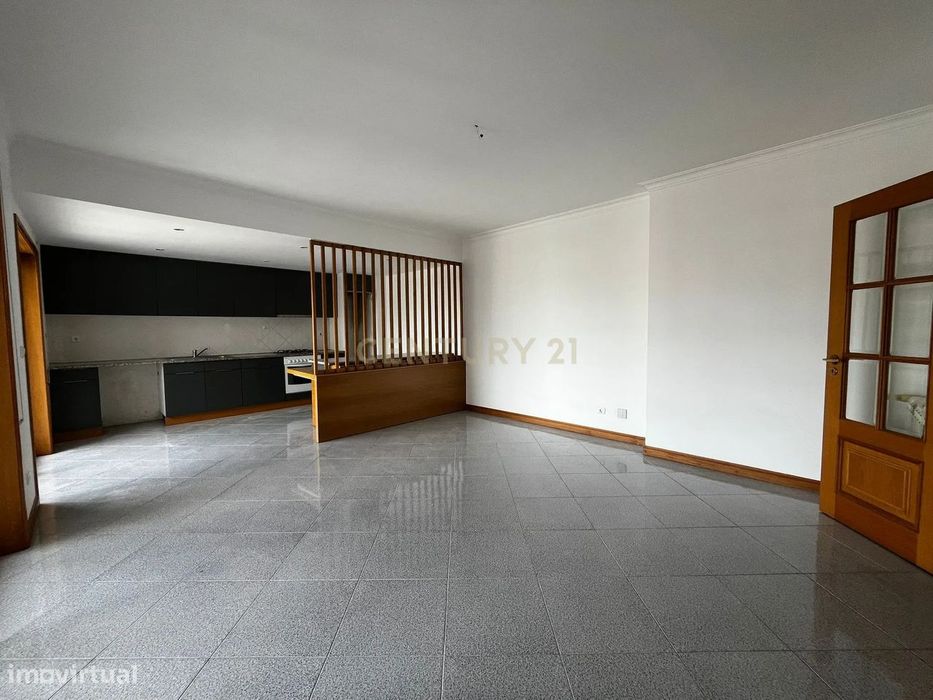 Apartamento T1 em Viana do Castelo com Terraço e Garagem
