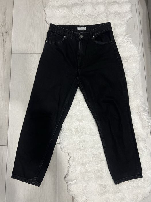 Чорні мом-джинси mom jeans bershka