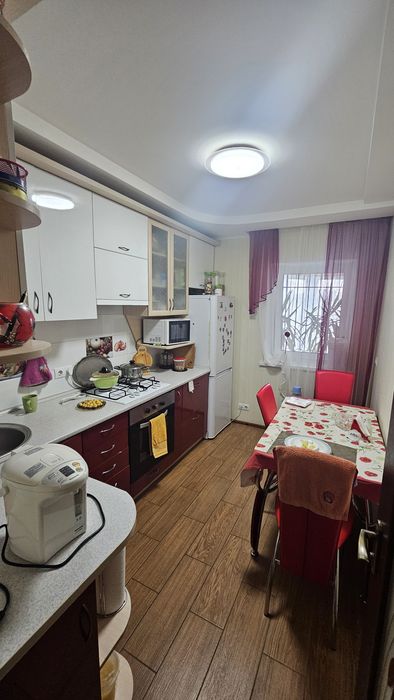 Продам заміський будинок