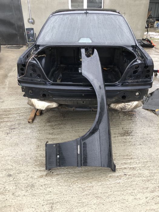 Передні крила BMW e 38,39,53.