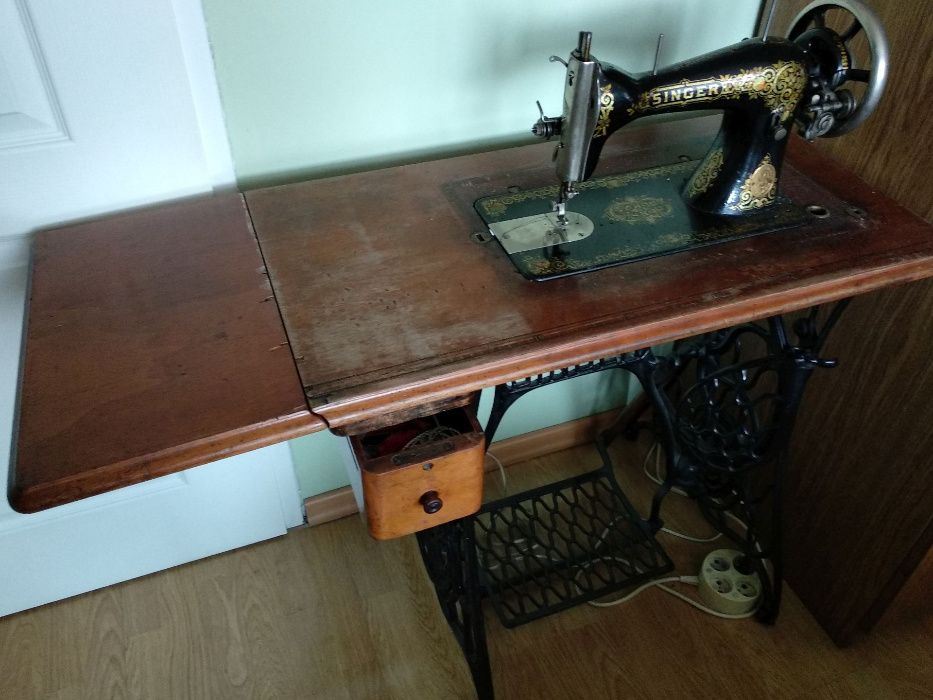 Singer zabytkowa maszyna do szycia kompletna
