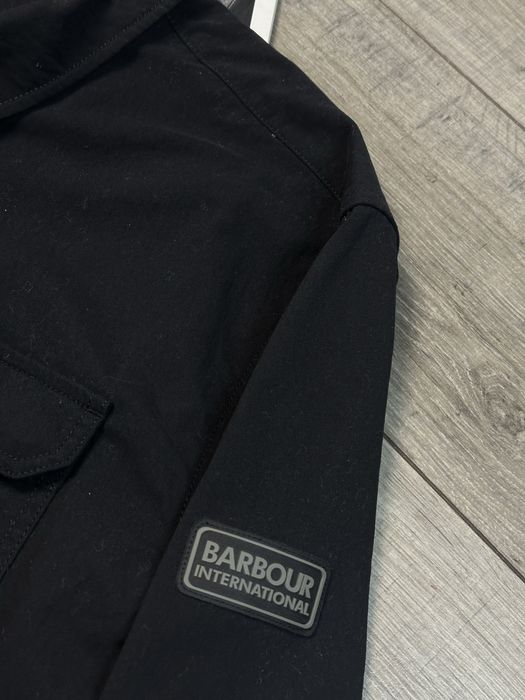 Оригінальна куртка овершот  barbour international maze