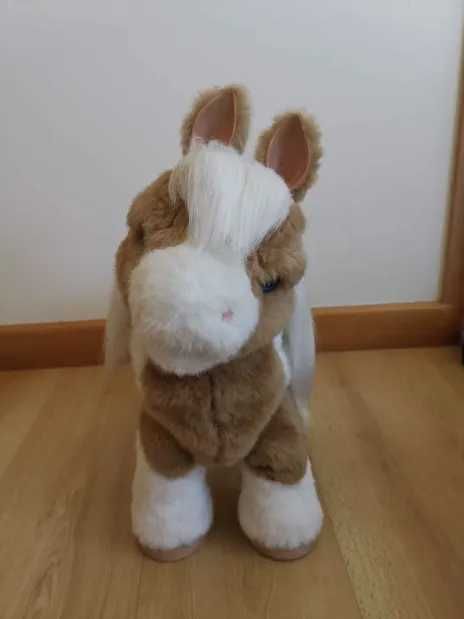 Brinquedo Pônei Baby Butterscotch FurReal Friends (c/escova e cenoura)