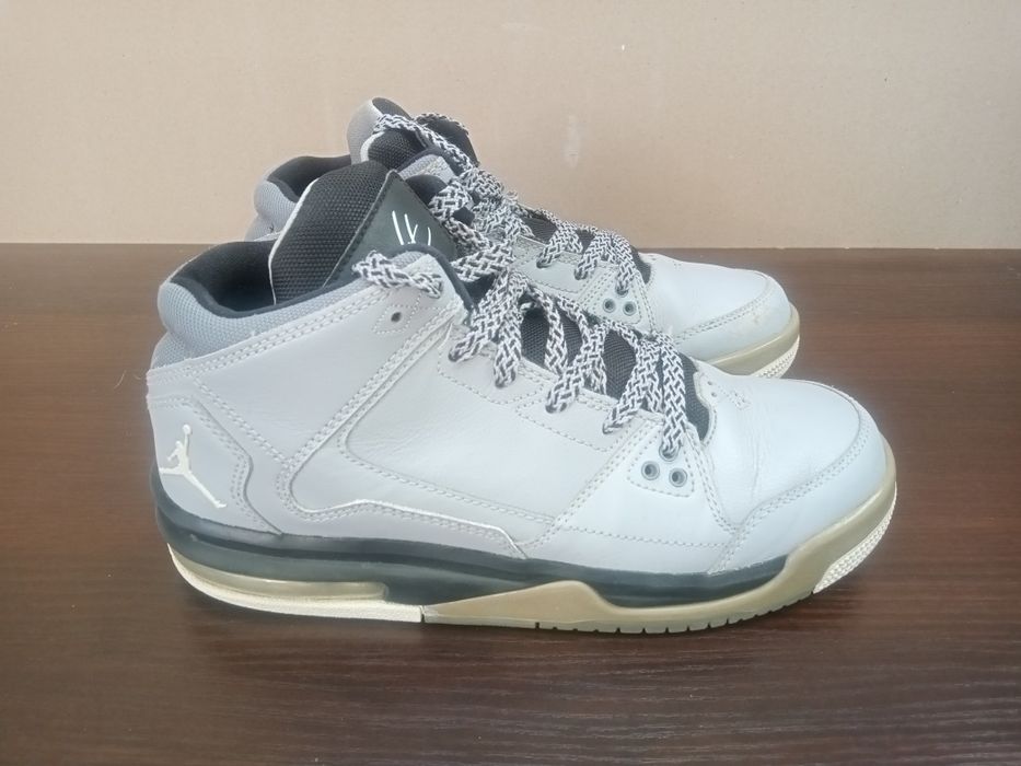 Jordan Flight nr 38.5--24 cm
