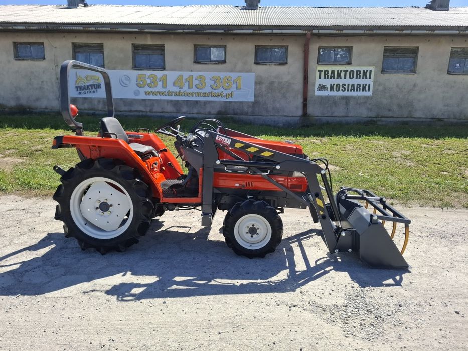 Traktorek japoński 4x4 Kubota GL 241 z ładowaczem łyżko krokodyl