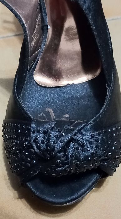 Sapatos de senhora praticamente novos
