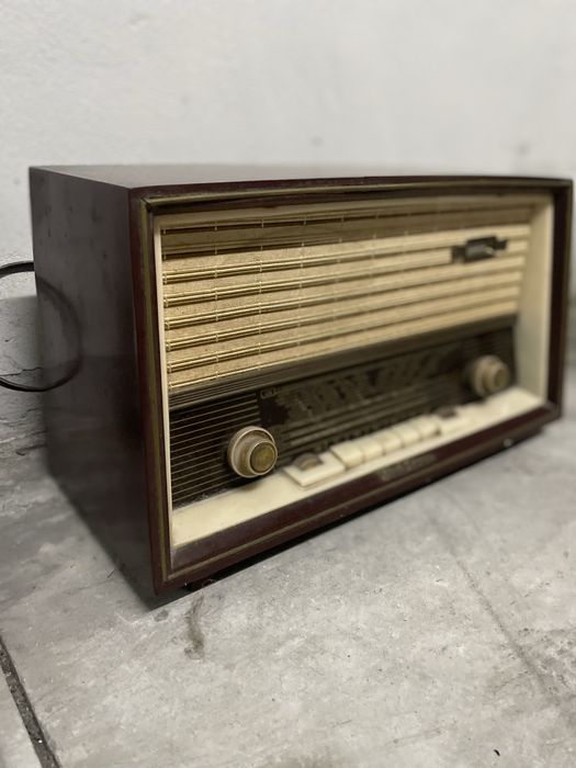 Conjunto de Radios, Maq.Escrever e Colunas