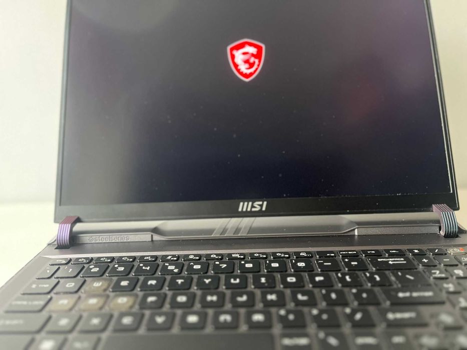 Laptop gamingowy na sprzedaż MSI VECTOR GP68 HX 13V