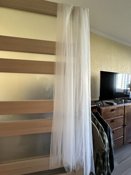 Фата біла 150см з гребінцем (тримається ідеально в зачісці)