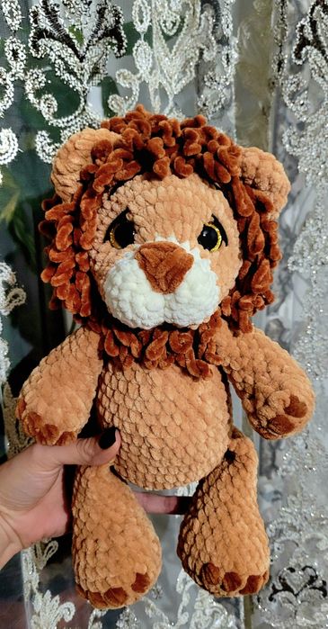 Левеня пишна грива