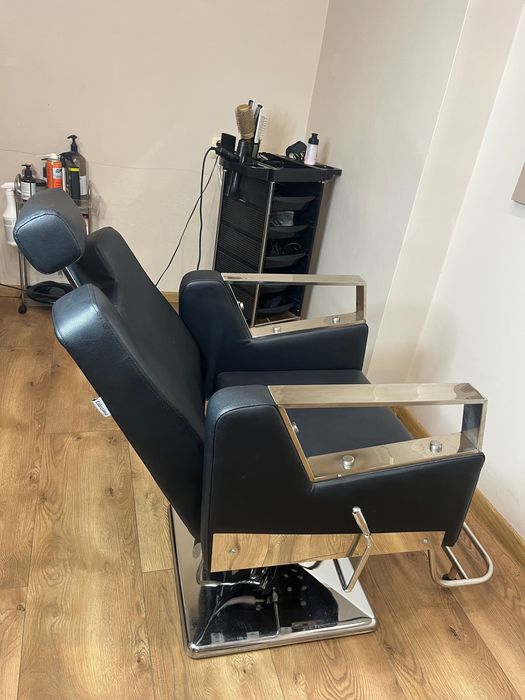 Fotel barberski Juno fryzjerski hydrauliczny do salonu fryzjerskiego