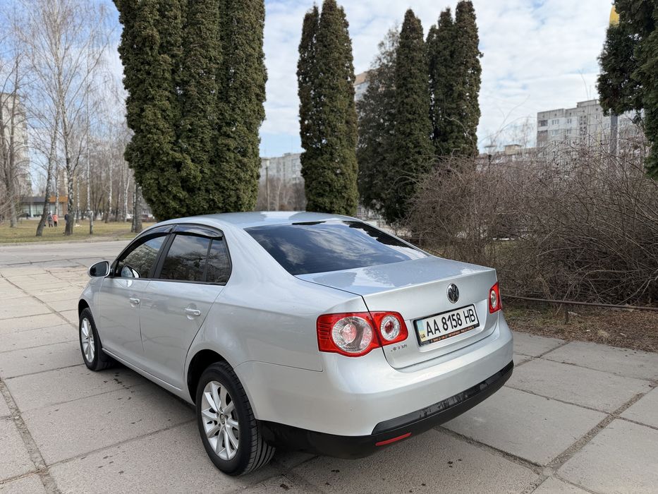 Volkswagen Jetta 2008 На автоматі Газ/бензин