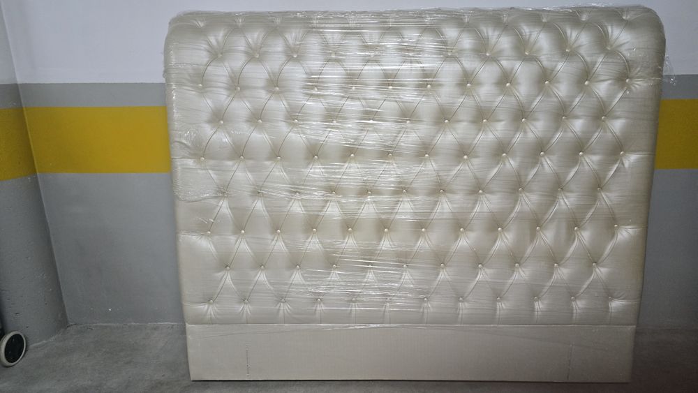 Button-Tufted Headboard64585466135298121