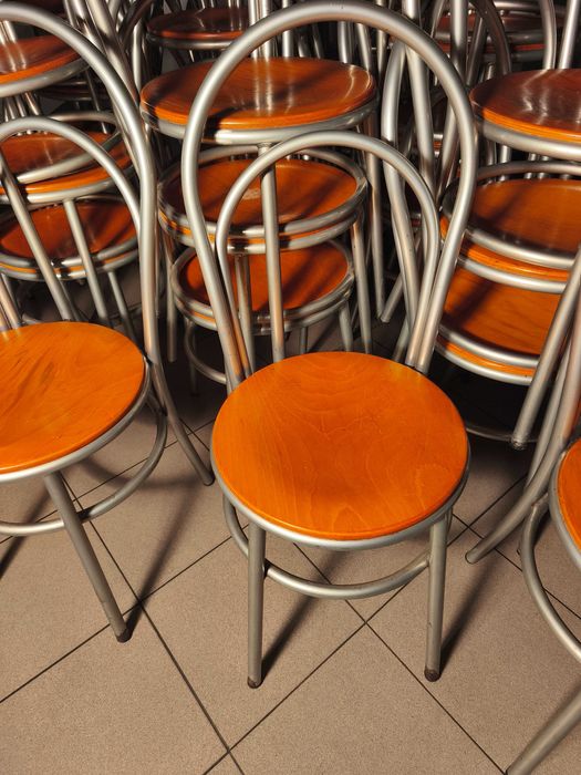 Mesas e cadeiras para café ou restaurante