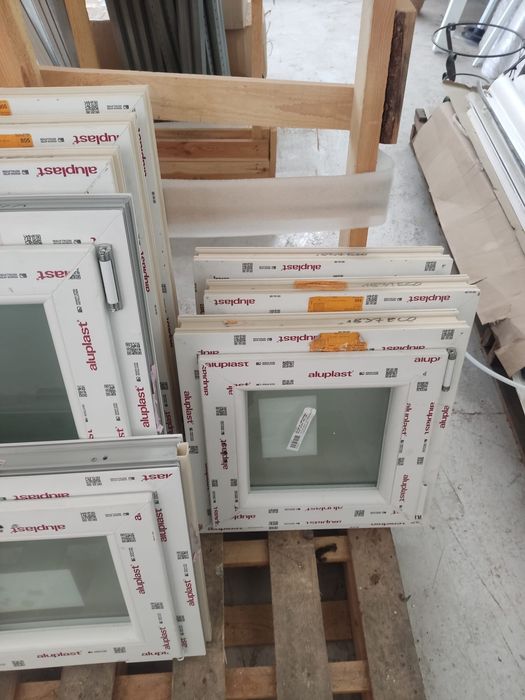 Caixilharia em PVC marca Aluplast janelas em stock
