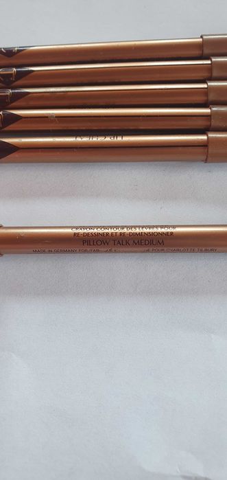 Charlotte tilbury konturówka do ust