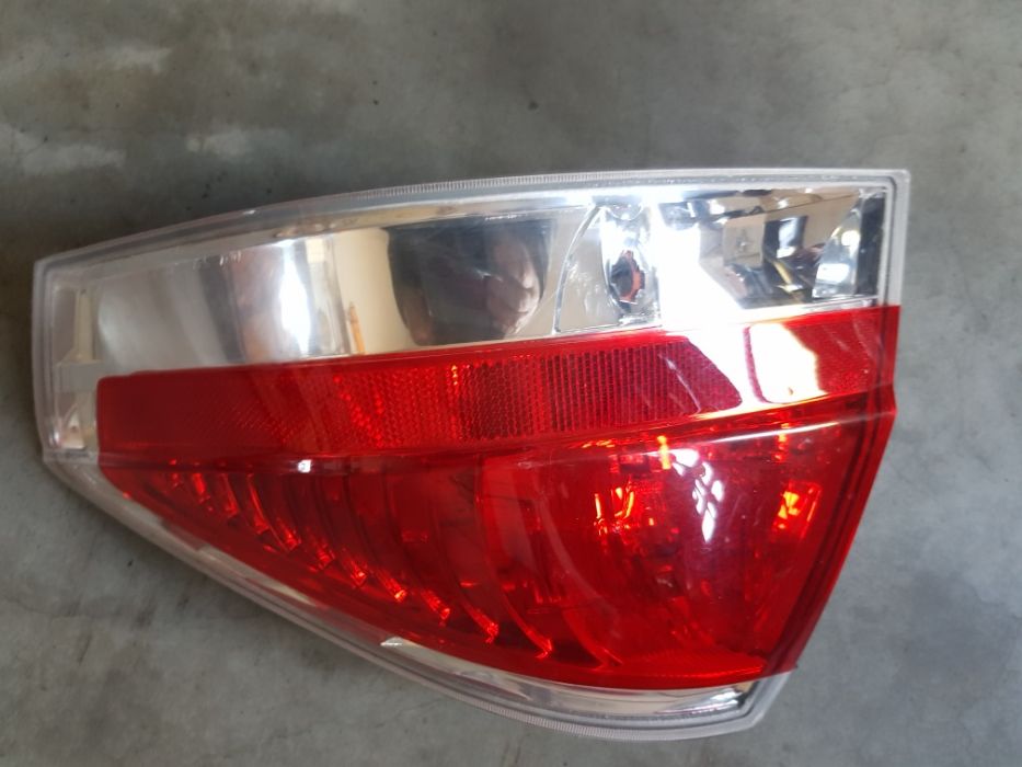 фонарь задний FORD FOCUS USA