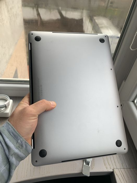 Macbook Pro 13 2018 i7 | 16Gb | 500 ssd 143 цикли А1989