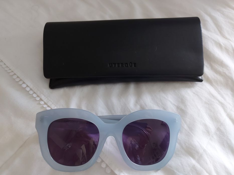 Óculos azuis claros